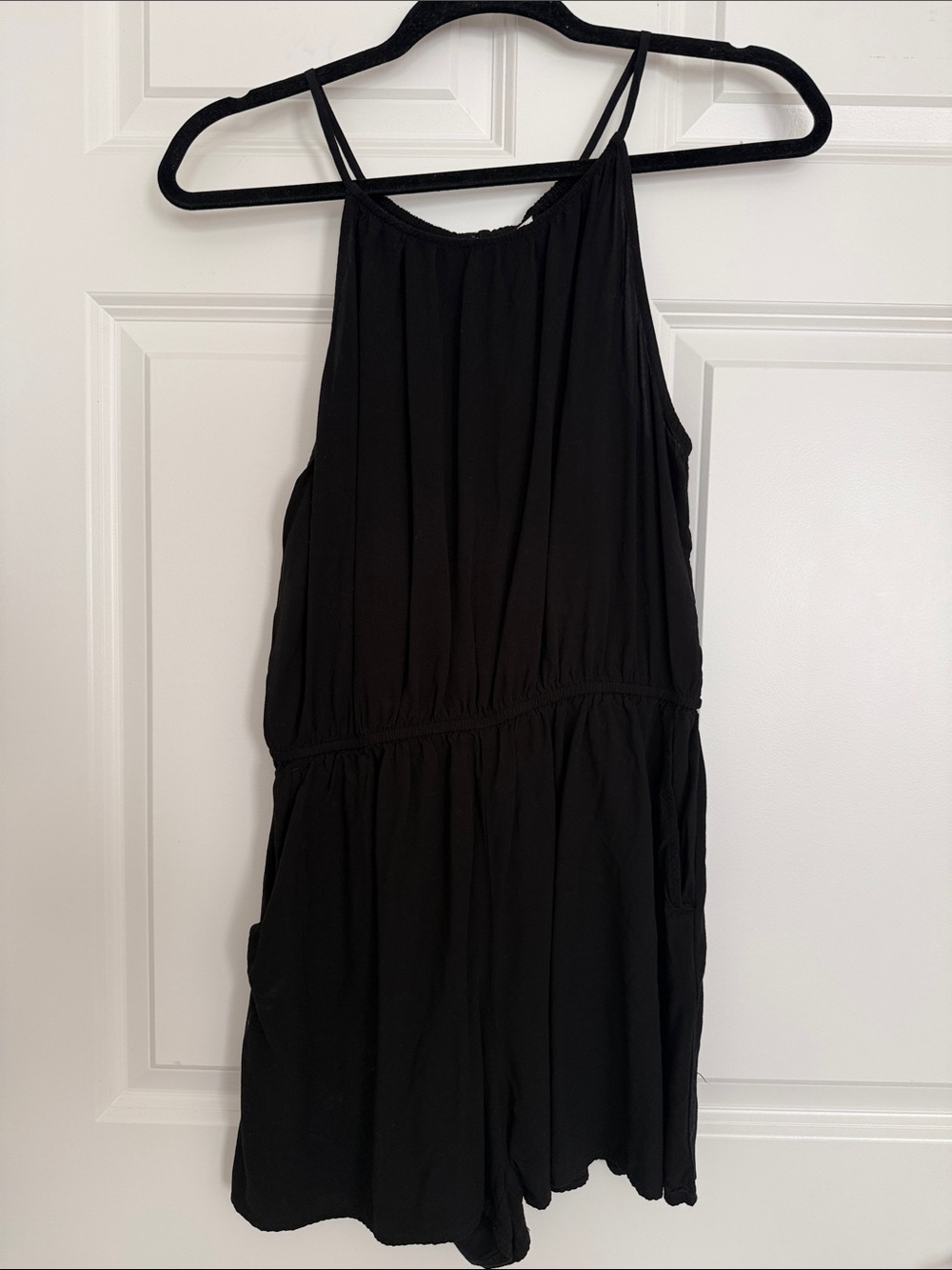 Old Navy Black Sleeveless Romper with Keyhole Back and Pockets